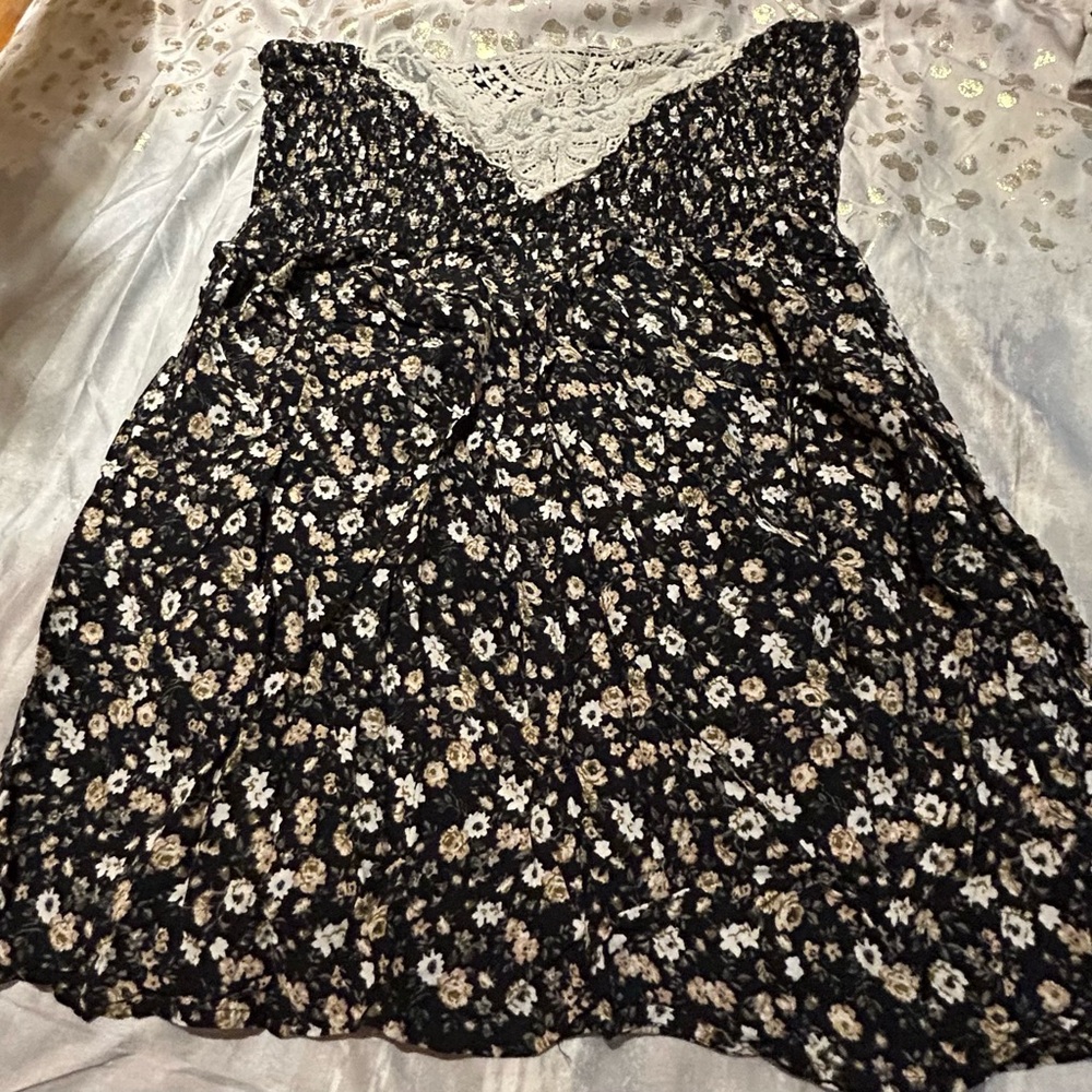 Multicolored Sleeveless Strapless Ruffled Blouse
